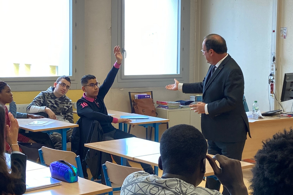 François Hollande répond aux questions des collégiens