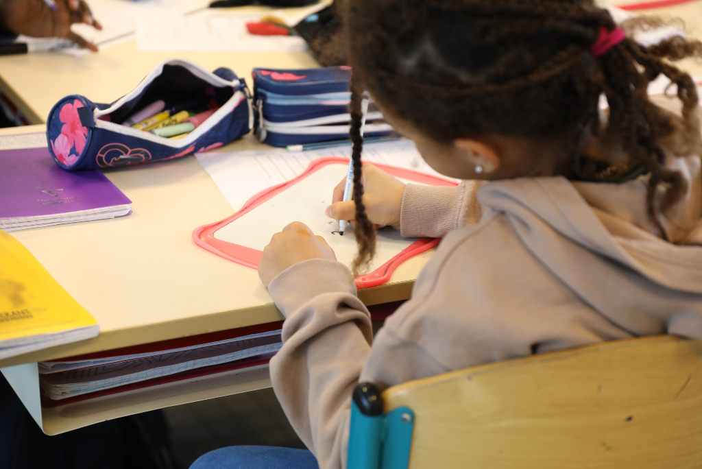 enseigner au primaire école enfant professeur des écoles jeunesse classe apprentissage