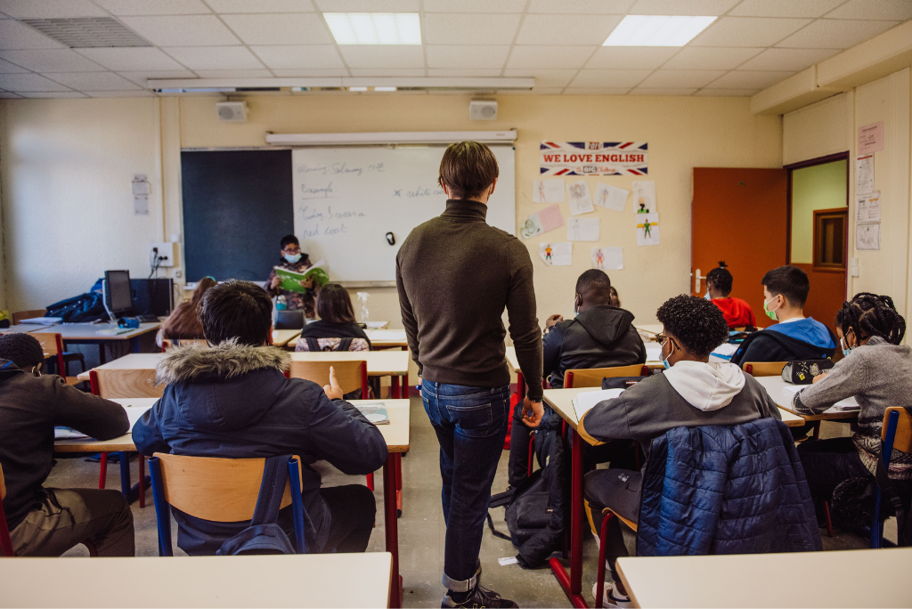 première rentrée scolaire prof professeur débutant enseignant enseignement éducation classe élèves