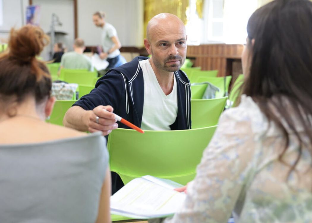 Le Parisien - Au cœur de l’été, de fausses classes pour former de vrais profs